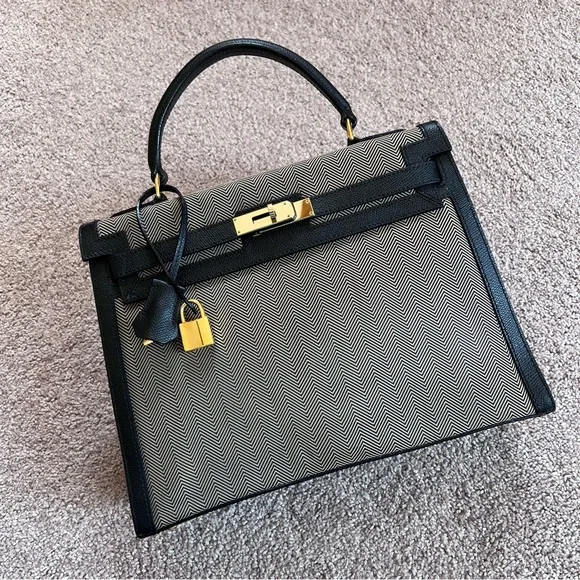 XXI Secolo | Bags | Secolo Xxi Brand Black Epsom Chevron Toile  